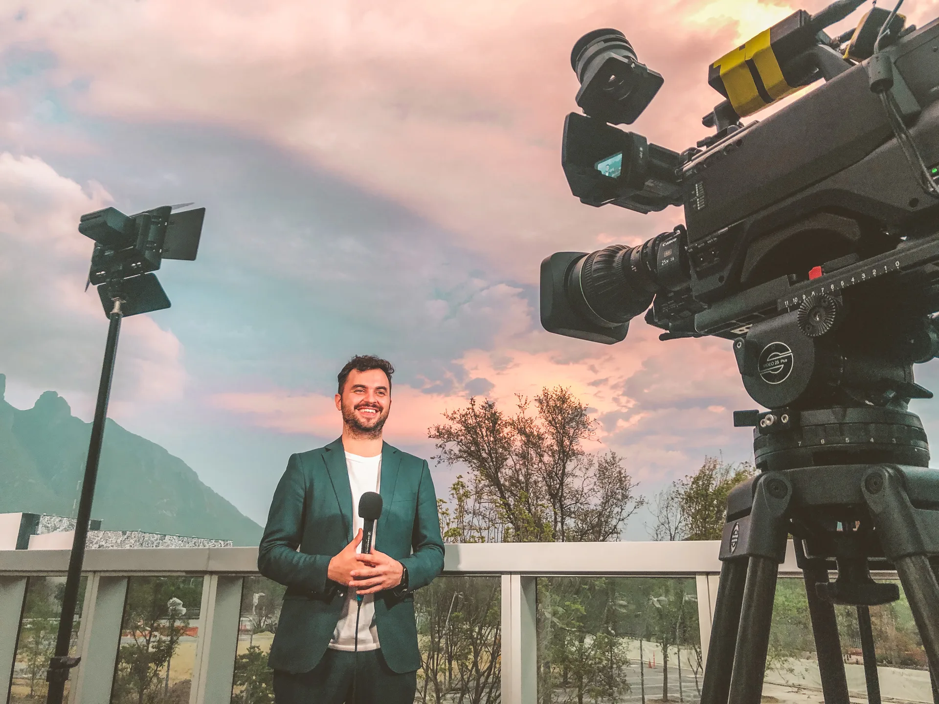 Tec de Monterrey 2021 Graduation Host #TecForever